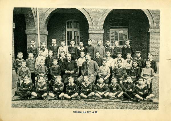 Jean Dubuffet et Georges Limbour en classe enfantine, Lycée du Havre, 1910.
