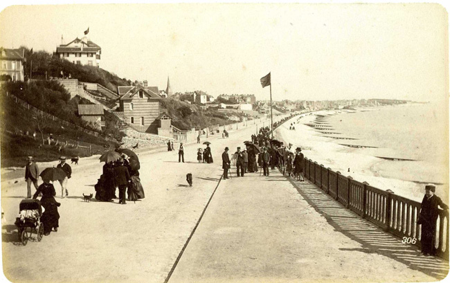 Le boulevard maritime au début du XX<sup style='font-size:0.5em;'>e</sup>, carte postale