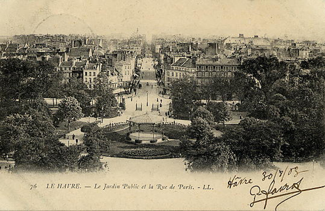 Le square de l’Hôtel de ville et la rue de Paris, vers 1900, cliché Letrouvé et Lalouette, carte postale