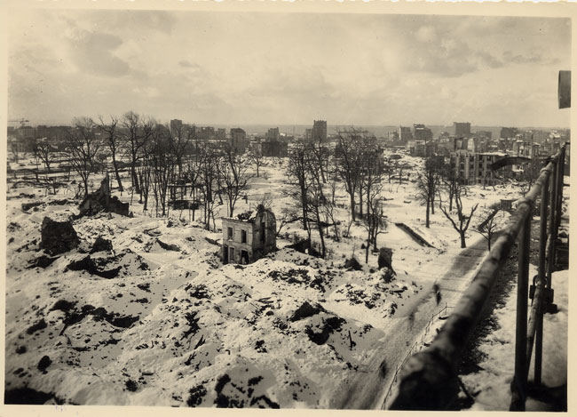 Panorama du Havre bombardé